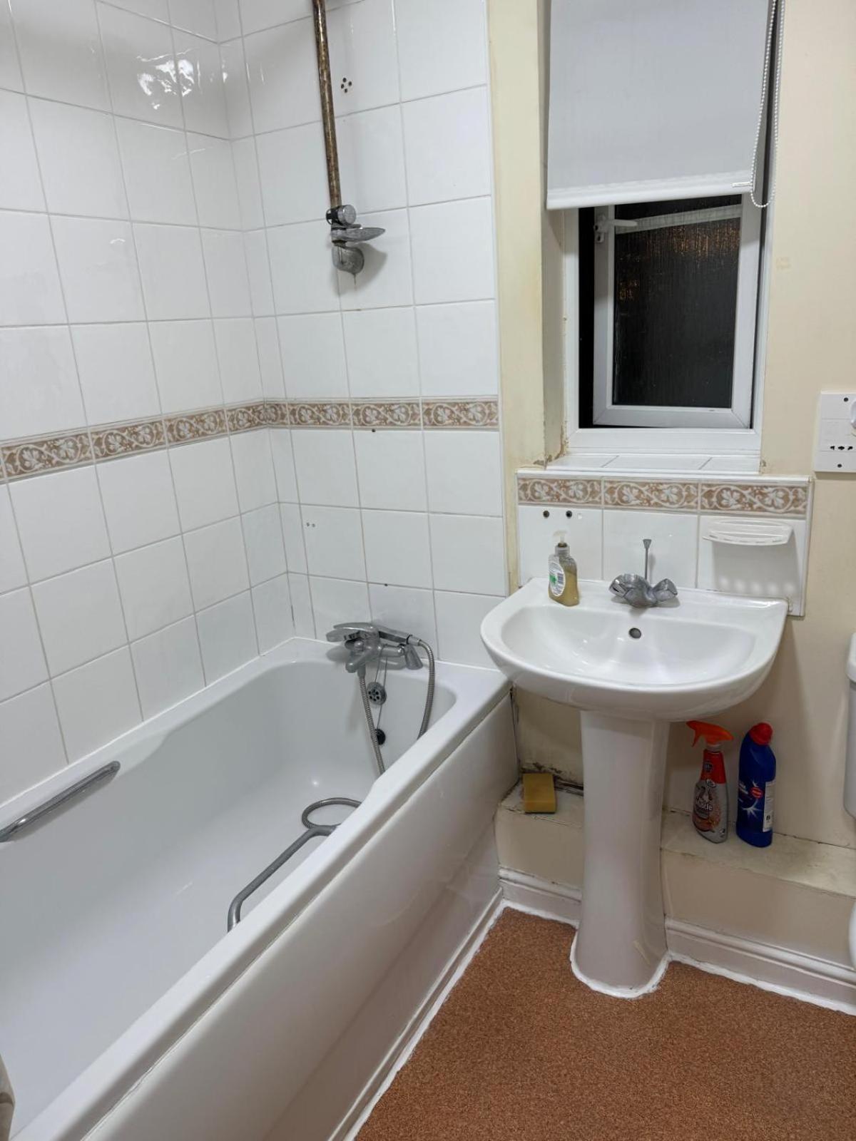 Natural Full Flat Near Station With Private Toilet Shower Kitchen In Central