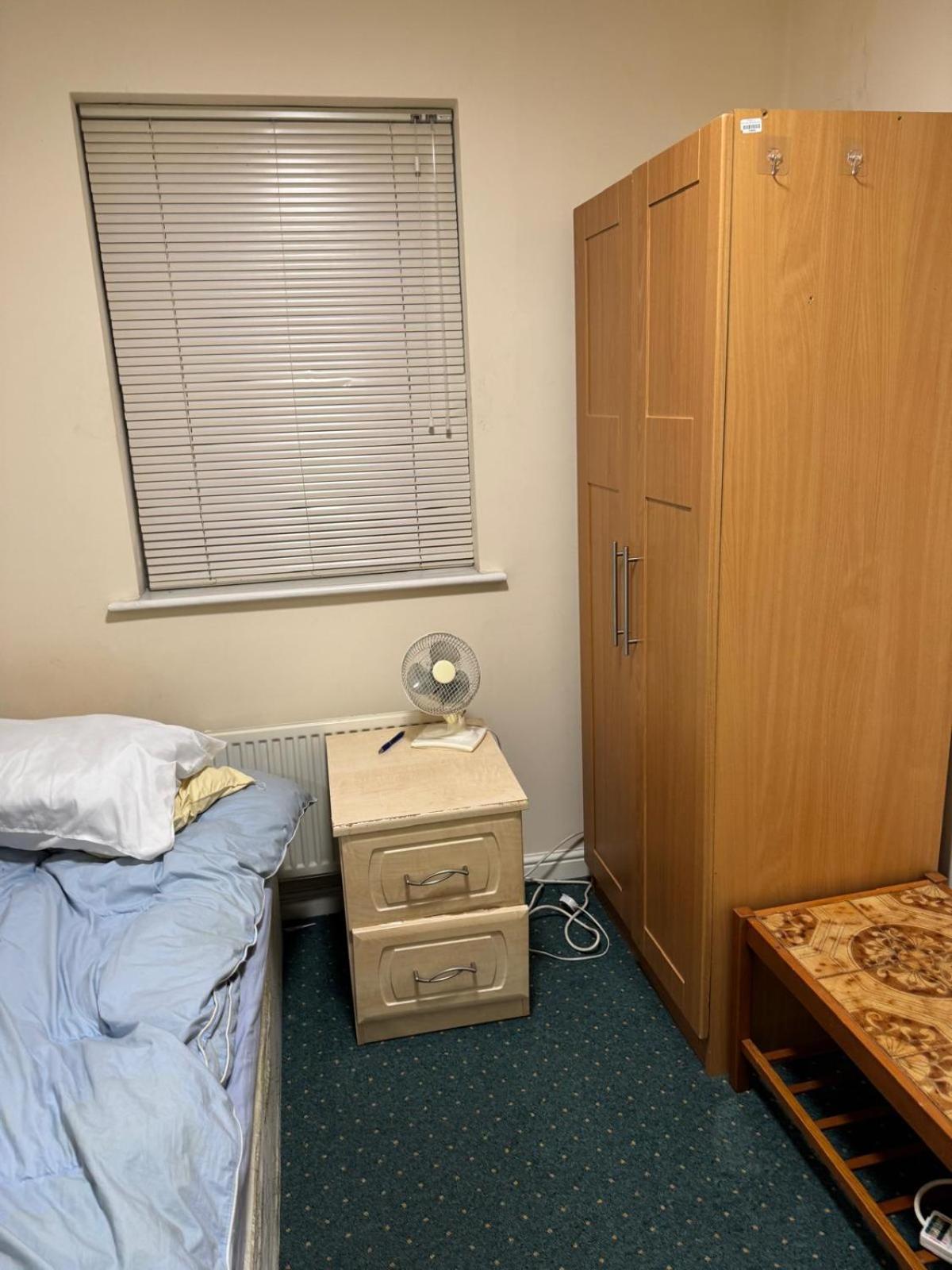 Apartment Natural Full Flat Near Station With Private Toilet Shower Kitchen In Central