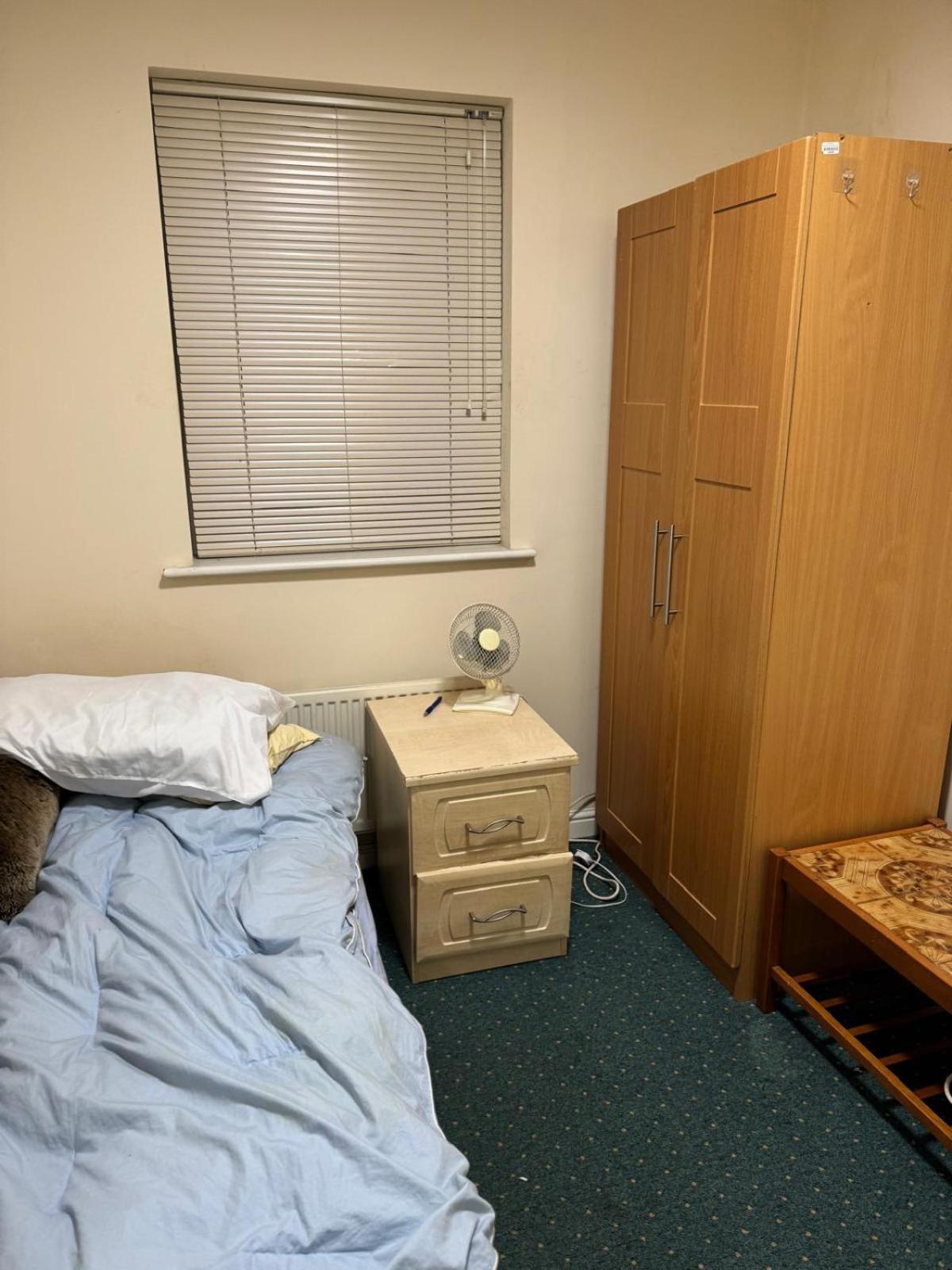 Natural Full Flat Near Station With Private Toilet Shower Kitchen In Central *
