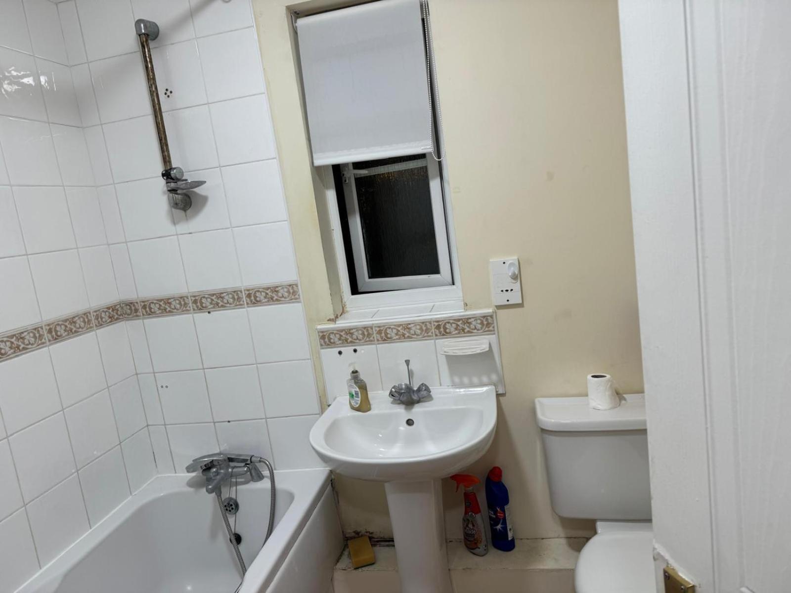 Natural Full Flat Near Station With Private Toilet Shower Kitchen In Central Appartamento